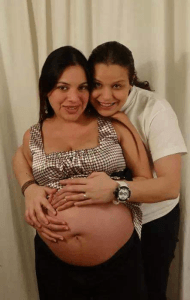 Migdely y Giniveth tuvieron a su bebé en Argentina, en semtiembre. Foto: Sinetiquetas.org